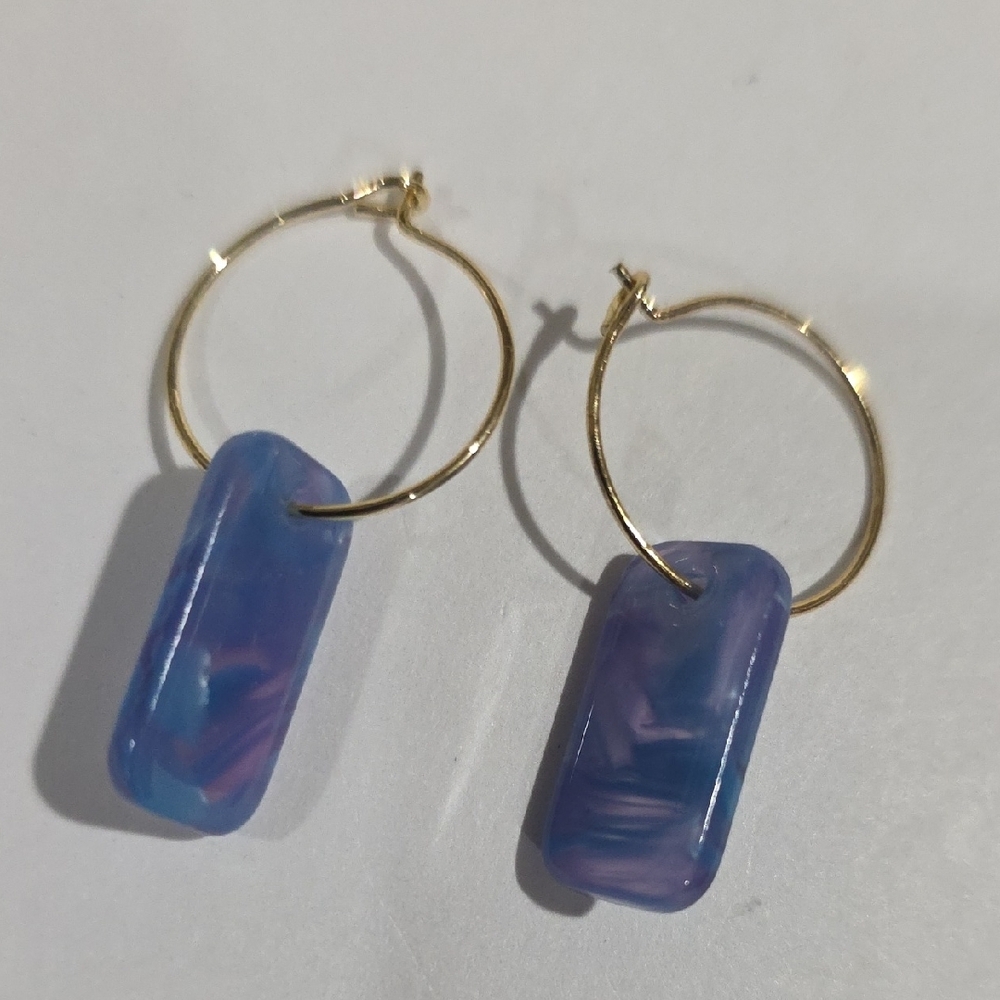 Gold Hoop Earrings with Blue Marbled Resin Accent – Elegant Women’s Jewelry - Picture 5 of 10